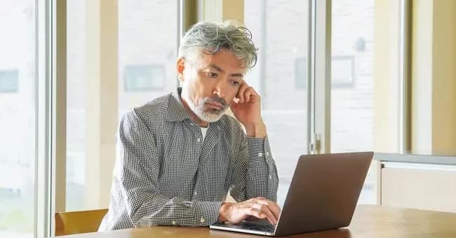 7 sai lầm thường gặp khi người trên 50 tuổi sử dụng công cụ AI