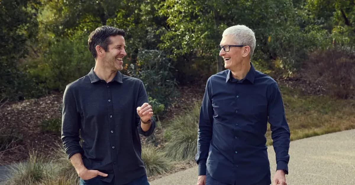 Apple chính thức chạm mốc vốn hóa kỷ lục 5.000 tỷ USD