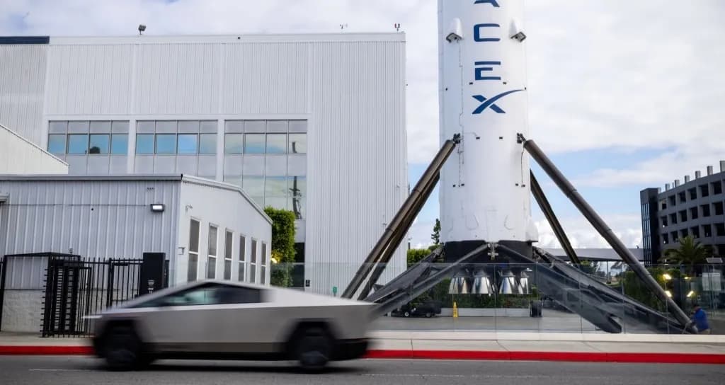 Elon Musk lên kế hoạch sáp nhập SpaceX và Tesla thành siêu đế chế