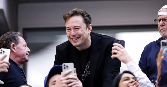 Elon musk nhận định ai và robot tạo ra kỷ nguyên dư dả và thay đổi tiền bạc