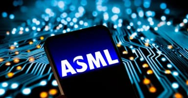 Tác động từ máy quang khắc DUV Trung Quốc đến cổ phiếu ASML