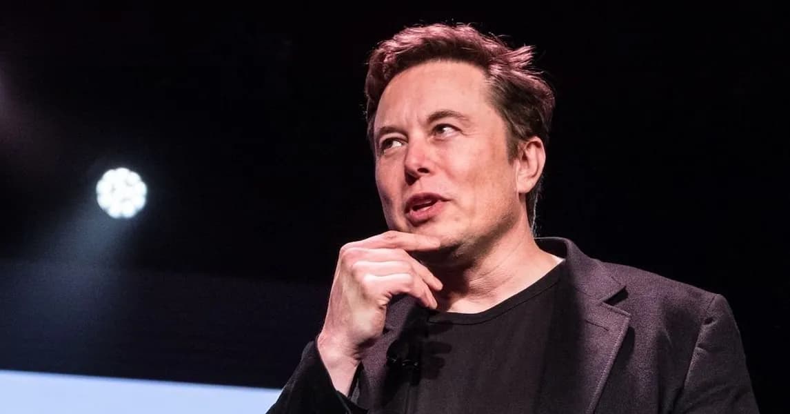 Tin đồn SpaceX nghiên cứu thiết bị AI siêu mỏng cạnh tranh với Apple